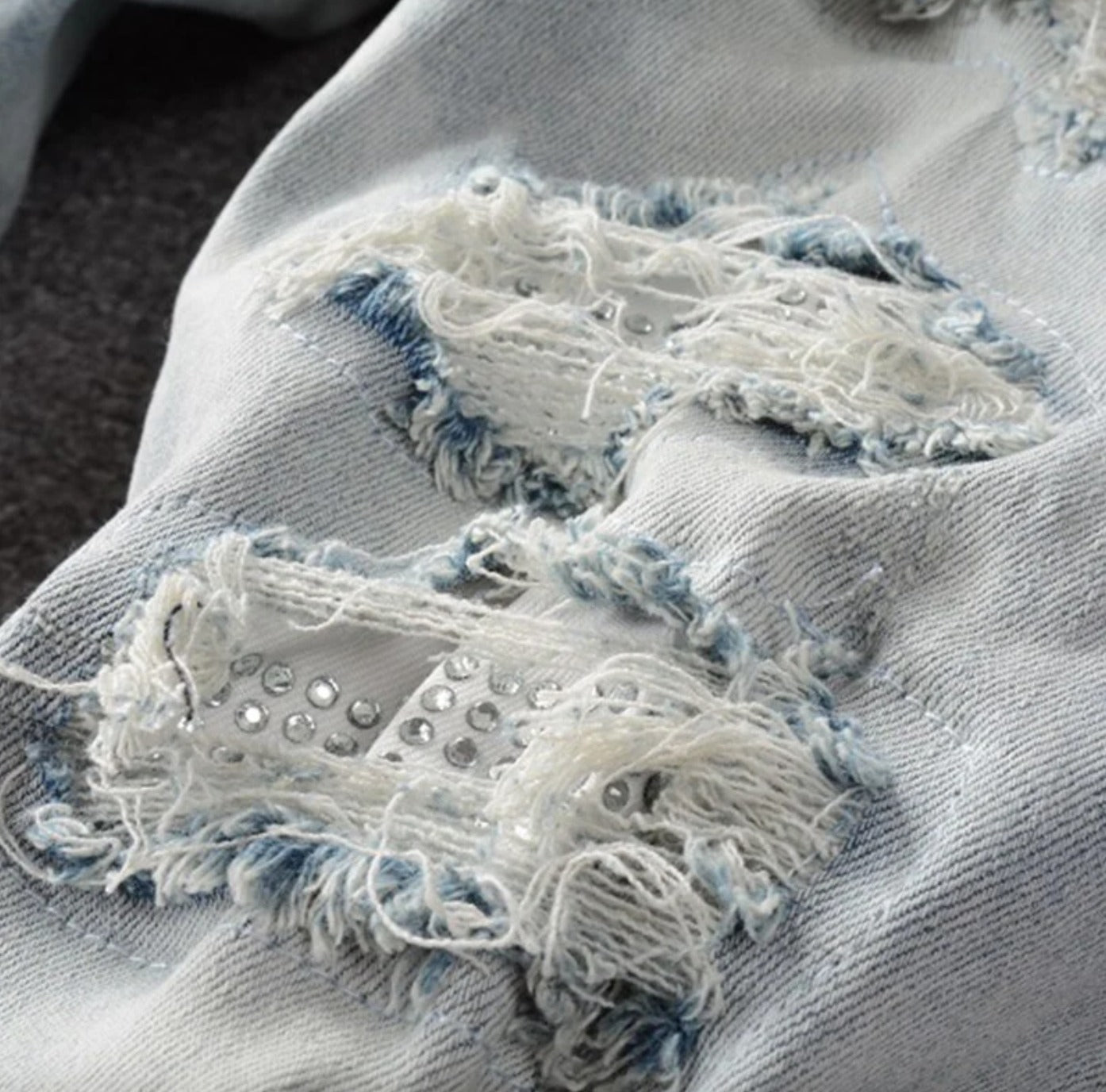 【STWEAR】大人気♪ UKドリル SKYER ダメージクリスタルジーンズ