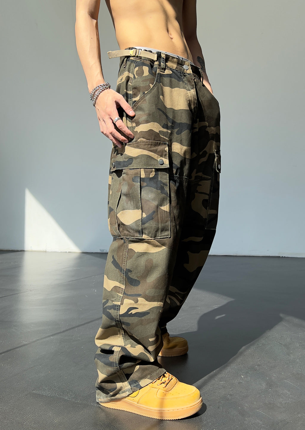 メンズ迷彩カーゴパンツワイドストリート