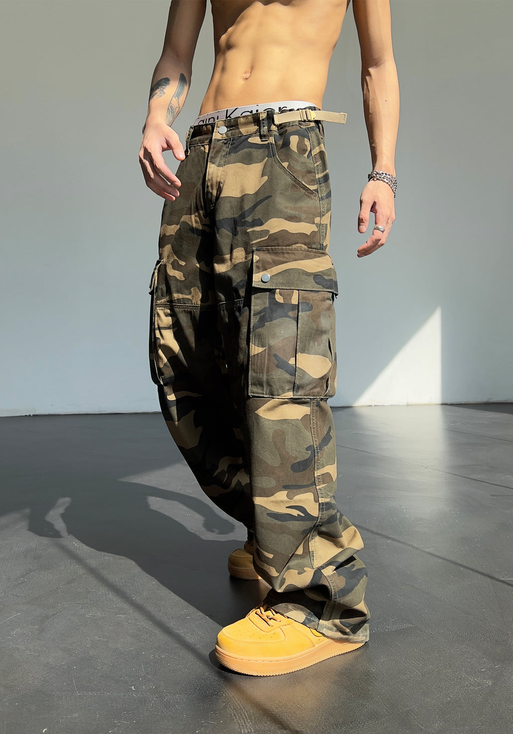 メンズ迷彩カーゴパンツワイドストリート