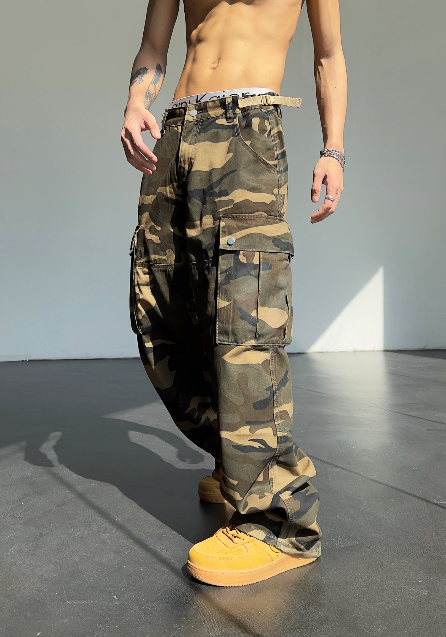 メンズ迷彩カーゴパンツワイドストリート